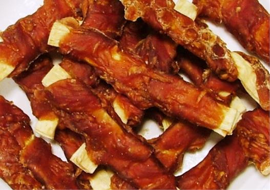 Pamlsok Salač Plátok z tresky obalený kačacím mäsom 250 g