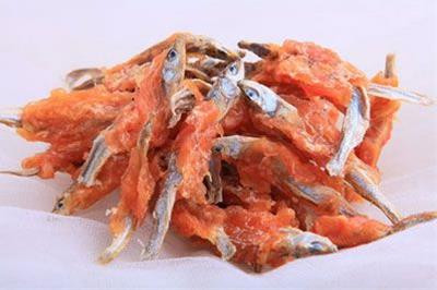 Pamlsok Salač Rybička obalená kuracím mäsom 250 g