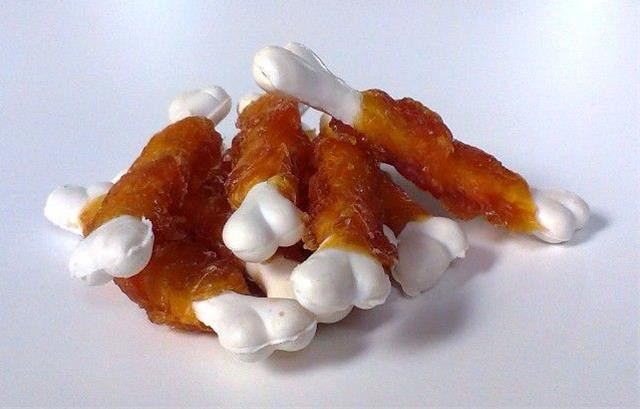 Pamlsok Salač Kosť kalciová mäkká obalená kuracím mäsom 250 g