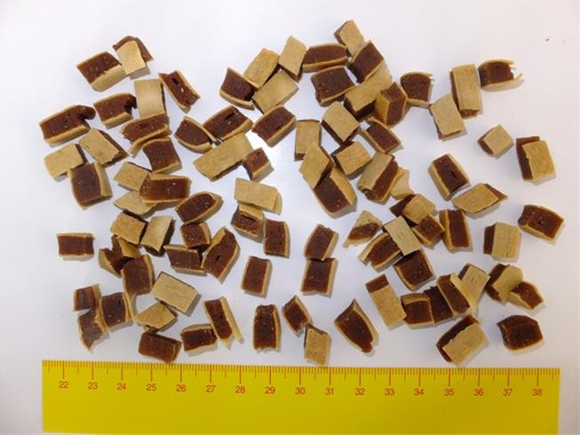 Pamlsok Salač Sendvič jahňací s treskou mini 100 g