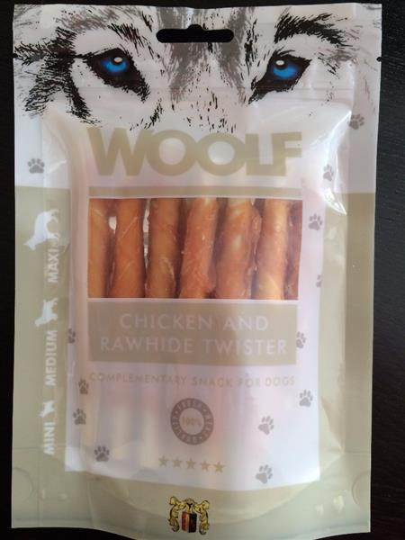 Pamlsok Woolf Dog Chicken & Rawhide Twister 100 g